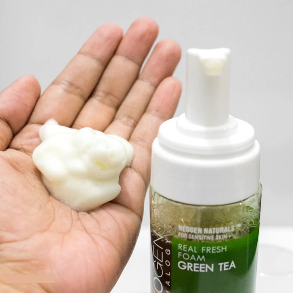Пенка для умывания с экстрактом зеленого чая NEOGEN REAL FRESH FOAM Green Tea 160гр